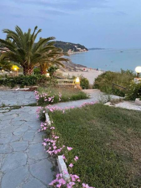Wonderful house by the beach endless sea view Siviri Chalkidiki